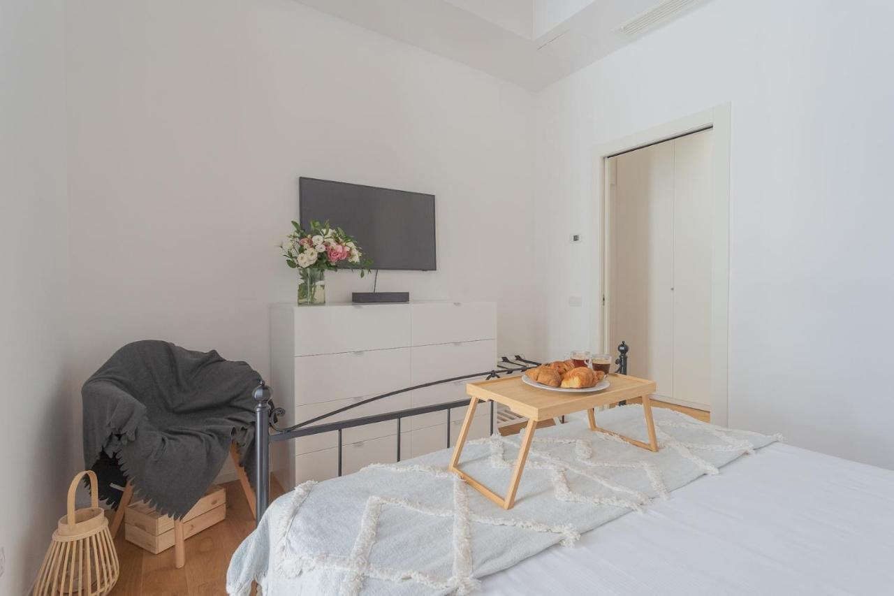 Independence Apartment With Balcony By Rent All كومو المظهر الخارجي الصورة